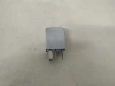 Pezzo di ricambio per auto di seconda mano relè per opel meriva 1.6 cat (z 16 se / l55) riferimenti oem iam 13100504  0332201100