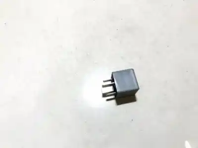 Second-hand car spare part relay for volkswagen passat variant (3b5) 1.9 tdi oem iam references 8d0951253  v23134j52x300