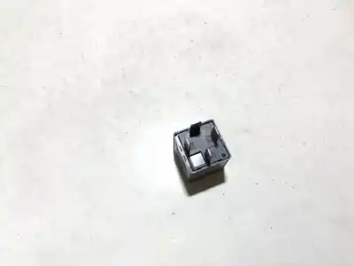 Second-hand car spare part relay for volkswagen passat variant (3b5) 1.9 tdi oem iam references 8d0951253a  v23134b52x301