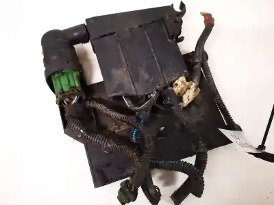 Second-hand car spare part fuse box unit for opel vectra b caravan 1.6 16v oem iam references 90568224