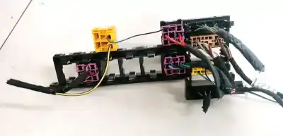 Second-hand car spare part fuse box unit for audi 80 (811/813) 1.8 oem iam references 893937503  