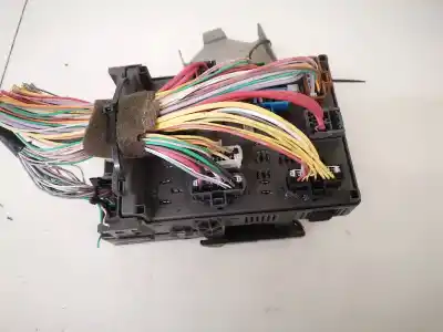 Pièce détachée automobile d'occasion BOÎTES À FUSIBLES pour RENAULT ESPACE IV (JK0)  Références OEM IAM 8200004201E  518831102
