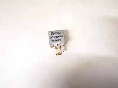 Pezzo di ricambio per auto di seconda mano  per AUDI 80 (811/813)  Riferimenti OEM IAM 443951253M  899522