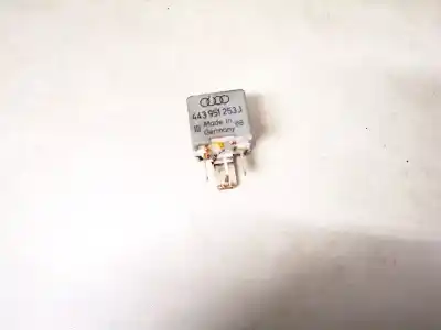 Pezzo di ricambio per auto di seconda mano  per AUDI 80 (811/813)  Riferimenti OEM IAM 443951253J  899511