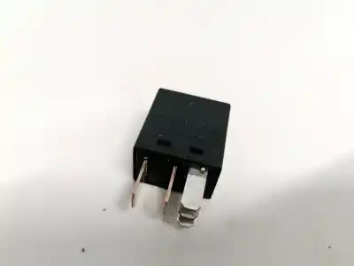 Pezzo di ricambio per auto di seconda mano relè per volvo v50 (545) 2.0 d riferimenti oem iam 9441161  v23074