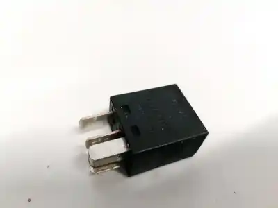 Pezzo di ricambio per auto di seconda mano relè per volvo v50 (545) 2.0 d riferimenti oem iam 9441161  v23074