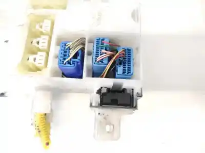 Second-hand car spare part fuse box unit for toyota corolla (e12) 2.0 d-4d sol berlina oem iam references   