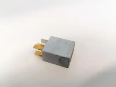 Pezzo di ricambio per auto di seconda mano relè per toyota corolla (e12) 2.0 d-4d sol berlina riferimenti oem iam 9008087019  90080-87019, 0332011001