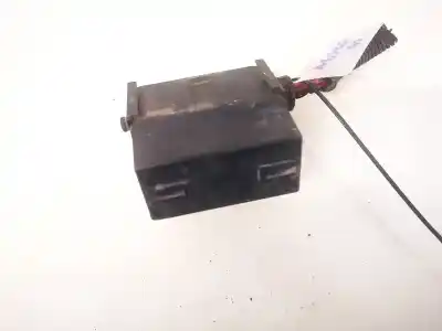 Peça sobressalente para automóvel em segunda mão caixa de fusíveis e relés por opel vectra b caravan 2.0 dti referências oem iam 90583465