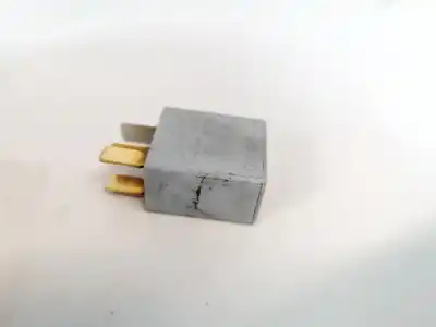 Pezzo di ricambio per auto di seconda mano relè per toyota corolla (e12) 2.0 d-4d sol berlina riferimenti oem iam 9008087019  90080-87019, 0332011001