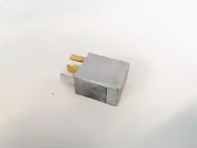 Second-hand car spare part relay for toyota corolla (e12) 2.0 d-4d sol berlina oem iam references 9008087019