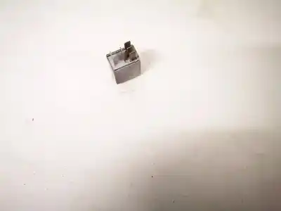 Second-hand car spare part relay for opel vectra c (z02) 2.2 dti 16v (f69) oem iam references 13100504  0332201100
