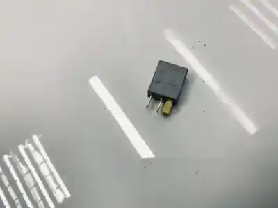 Second-hand car spare part relay for toyota corolla (_e12_) 1.6 vvt-i (zze121_) oem iam references 0332011001  