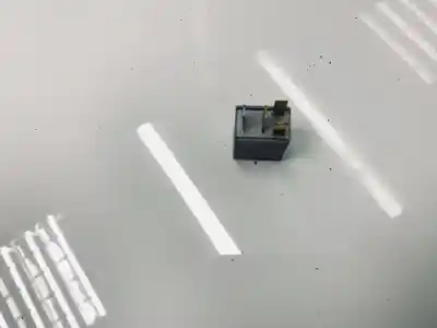 Second-hand car spare part relay for toyota corolla (_e12_) 1.6 vvt-i (zze121_) oem iam references 0332011001  