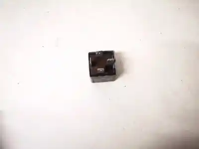 Second-hand car spare part relay for volkswagen passat variant (3b5) 1.9 tdi oem iam references 8d0951253a  v23134-b52-x301
