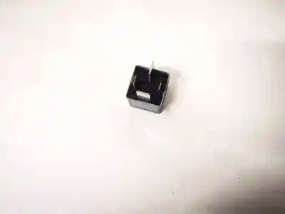 Pezzo di ricambio per auto di seconda mano relè per audi a2 (8z) 1.4 tdi (55kw) riferimenti oem iam 8d0951253  v23134-j52-x300