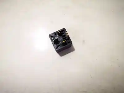 Second-hand car spare part relay for opel corsa e 1.4 oem iam references 0332019452  90464759