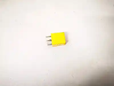 Pezzo di ricambio per auto di seconda mano relè per opel corsa e 1.4 riferimenti oem iam 24433728  29200076