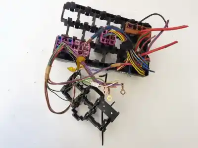 Peça sobressalente para automóvel em segunda mão caixa de fusíveis e relés por audi a6 avant (c4) 2.5 tdi referências oem iam 0937503a