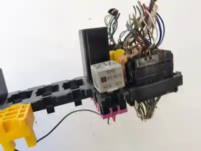 Second-hand car spare part fuse box unit for audi 80 (811/813) 1.8 oem iam references 893937503  