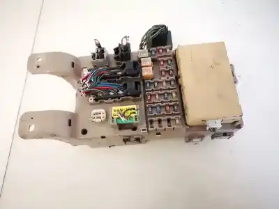 Peça sobressalente para automóvel em segunda mão caixa de fusíveis e relés por toyota corolla (e11) 2.0 d-4d linea sol referências oem iam 8264113040