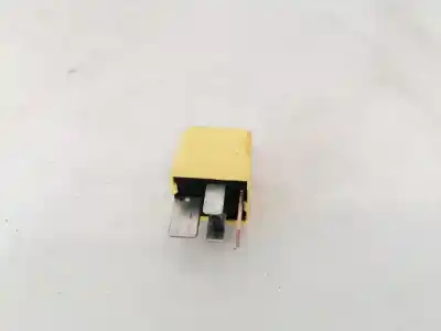 Second-hand car spare part relay for opel astra h twintop (a04) 1.9 cdti (l67) oem iam references 4ra00779306  4ra007793-06, 90226846
