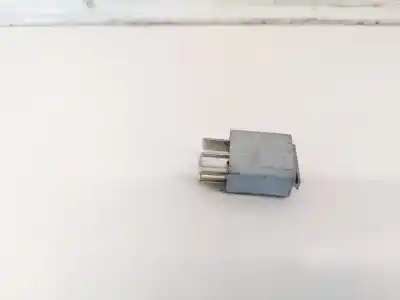 Second-hand car spare part relay for opel astra h twintop (a04) 1.9 cdti (l67) oem iam references 13100504  4ra00779105