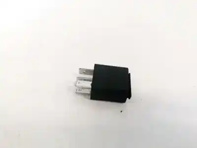 Second-hand car spare part Relay for OPEL ASTRA H TWINTOP (A04) 1.9 CDTi (L67) OEM IAM references 24435922  70220