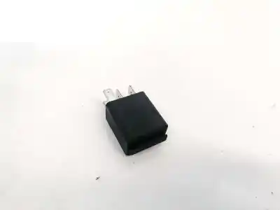 Second-hand car spare part relay for opel astra h twintop (a04) 1.9 cdti (l67) oem iam references 24435922  70220