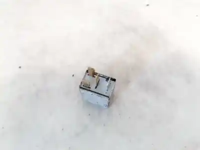 Pezzo di ricambio per auto di seconda mano relè per toyota corolla (e11) 2.0 d-4d linea sol riferimenti oem iam 9008087019  90080-87019, 0332011001