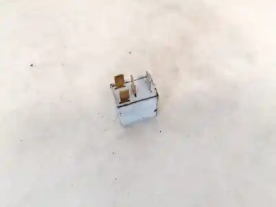 Pezzo di ricambio per auto di seconda mano relè per toyota corolla (e11) 2.0 d-4d linea sol riferimenti oem iam 9008087019  90080-87019, 0332011001