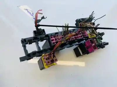 Second-hand car spare part fuse box unit for audi 80 avant 1.9 tdi oem iam references 8a1937503  