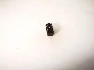Second-hand car spare part relay for audi a6 c6 (4f2) 2.0 tdi oem iam references 8z0951253  