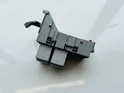 Second-hand car spare part fuse box unit for opel meriva b 1.7 16v cdti oem iam references 93363145  