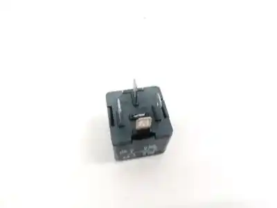 Second-hand car spare part relay for audi a4 avant (8e) 2.5 tdi (120kw) oem iam references 8d0951253a  