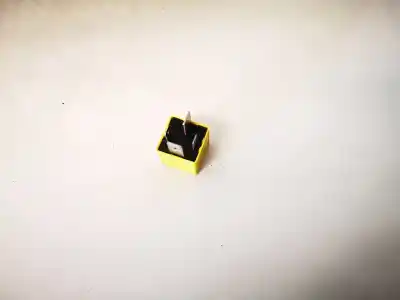 Second-hand car spare part relay for opel vectra c caravan 1.9 16v cdti cat (z 19 dth / lrd) oem iam references 90226846  v23134-j52-x369
