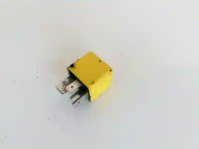 Second-hand car spare part relay for opel vectra c caravan 1.9 16v cdti cat (z 19 dth / lrd) oem iam references 90226846  v23134-j52-x369