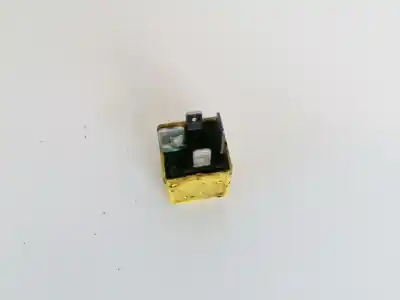 Second-hand car spare part relay for opel vectra c caravan 1.9 16v cdti cat (z 19 dth / lrd) oem iam references 90226846  v23134-j52-x369