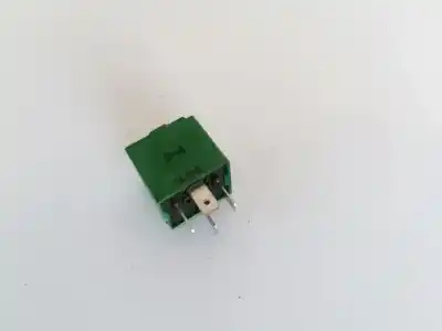 Second-hand car spare part relay for opel vectra c caravan 1.9 16v cdti cat (z 19 dth / lrd) oem iam references 13136665  