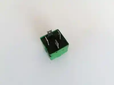 Second-hand car spare part relay for opel vectra c caravan 1.9 16v cdti cat (z 19 dth / lrd) oem iam references 13136665  