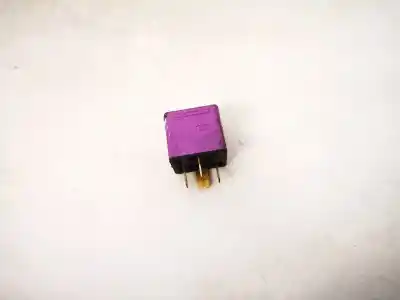 Second-hand car spare part relay for opel corsa b 1.0 12v cat (x 10 xe / lw3) oem iam references 90464759  0332019452