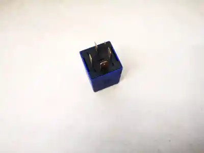 Second-hand car spare part relay for opel corsa b 1.0 12v cat (x 10 xe / lw3) oem iam references 30240092  