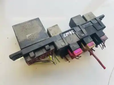 Peça sobressalente para automóvel em segunda mão caixa de fusíveis e relés por volkswagen golf iv (1j1) 1.9 tdi referências oem iam 8l0941822