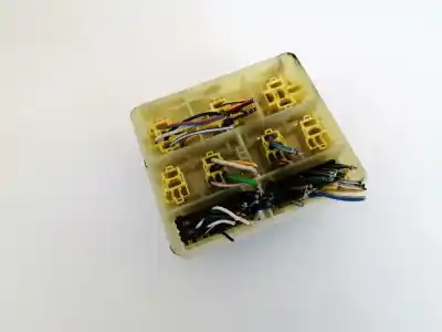 Second-hand car spare part fuse box unit for volvo s40 i (644) 1.9 td oem iam references   