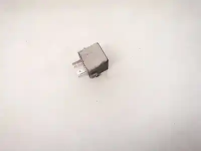 Second-hand car spare part relay for mercedes clase c (w203) c 180 (203.035) oem iam references a0025421319  v23134-b52-x336