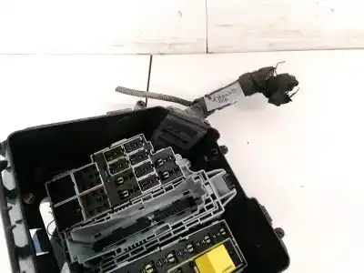 Second-hand car spare part fuse box unit for opel meriva 1.7 16v cdti cat oem iam references 93363140  