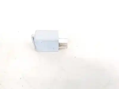 Pezzo di ricambio per auto di seconda mano relè per opel meriva 1.7 16v cdti cat riferimenti oem iam 13100504  0332201100