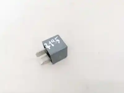 Автозапчастина б/у  для AUDI A6 AVANT (4B5)  Посилання на OEM IAM 8D0951253A  V23134-J52-X301