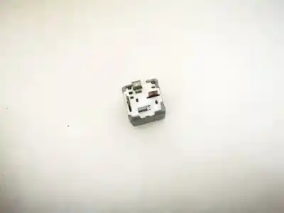 Pezzo di ricambio per auto di seconda mano relè per audi a6 avant (c4) 2.5 tdi riferimenti oem iam 443951253k  