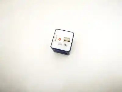 Second-hand car spare part relay for audi a6 avant (c4) 2.5 tdi oem iam references 8a0951253  